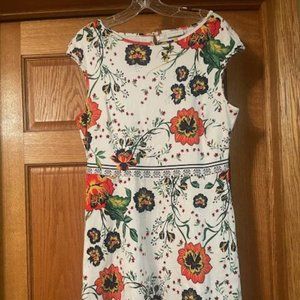 NEW YORK & COMPANY FLORAL DRESS SIZE LARGE
